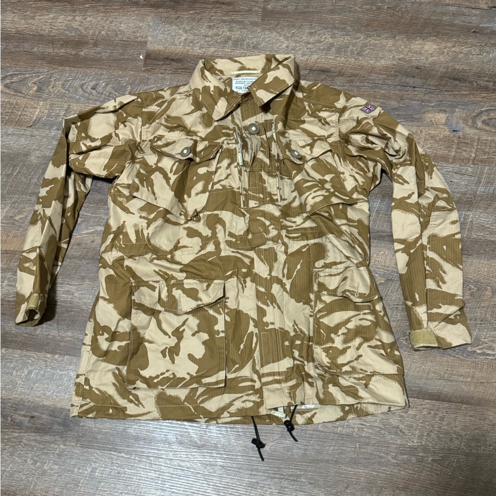 Men’s Original British army military combat Desert Jacket.